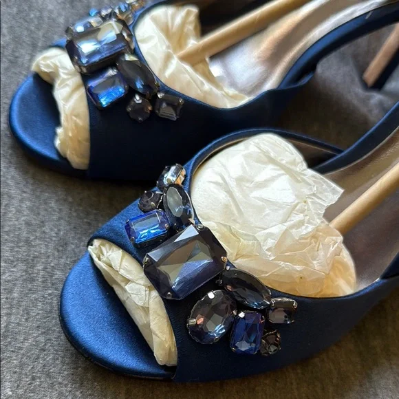 VINTAGE 2000s Y2K Blue Satin Rhinestone Women's Heels - Size 8 (M-standard width - Picture 2 of 4